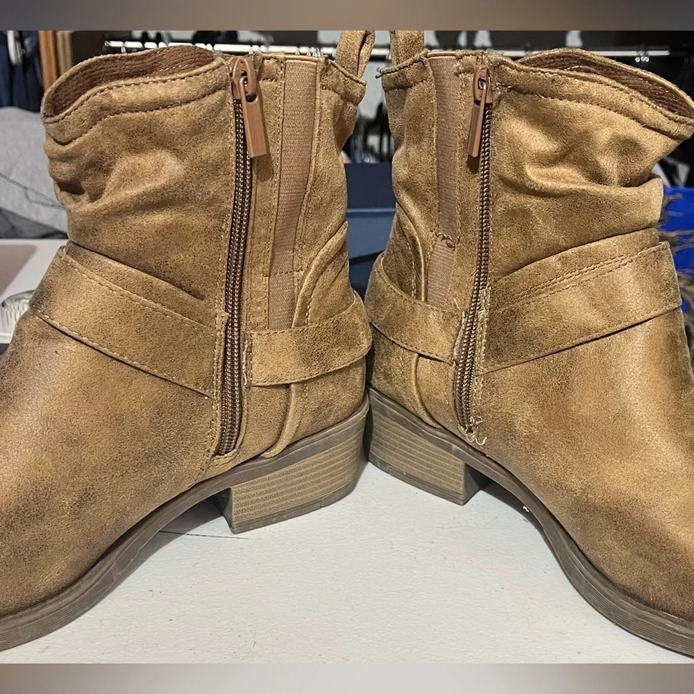 Casual Brown Ankle Boots with Buckle by Torrid 9 Wide - Picture 6 of 6